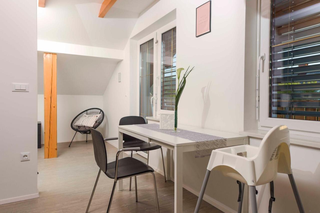 Apartmaji Nija Bled Exteriör bild