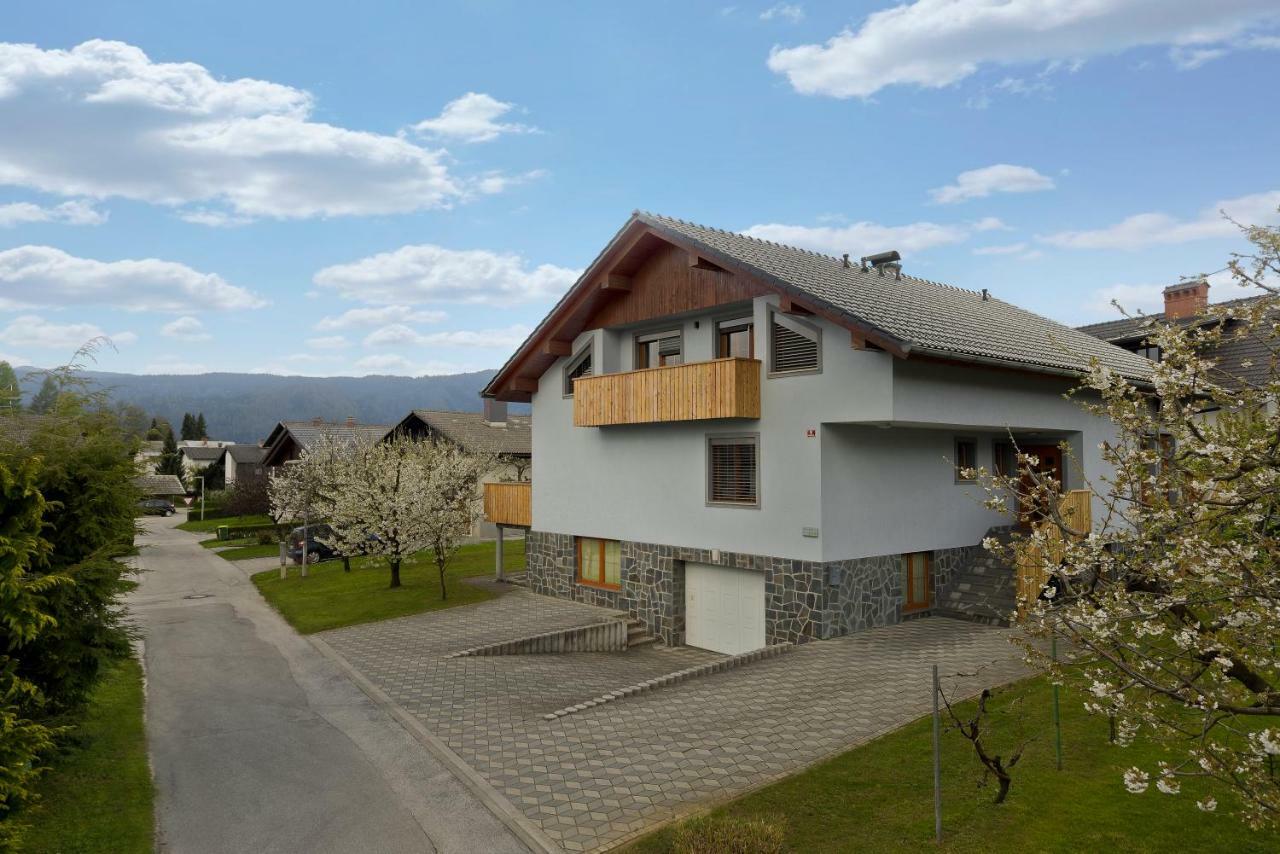 Apartmaji Nija Bled Exteriör bild
